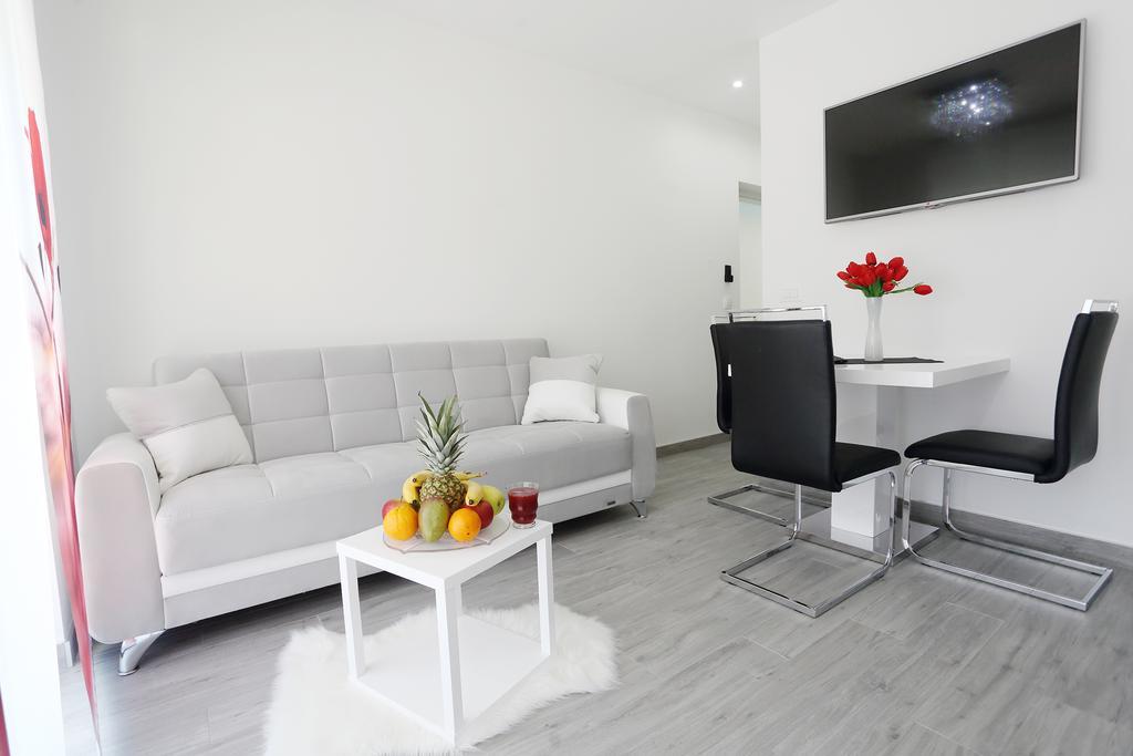 Apartments Taratta 1 Trogir Exterior photo